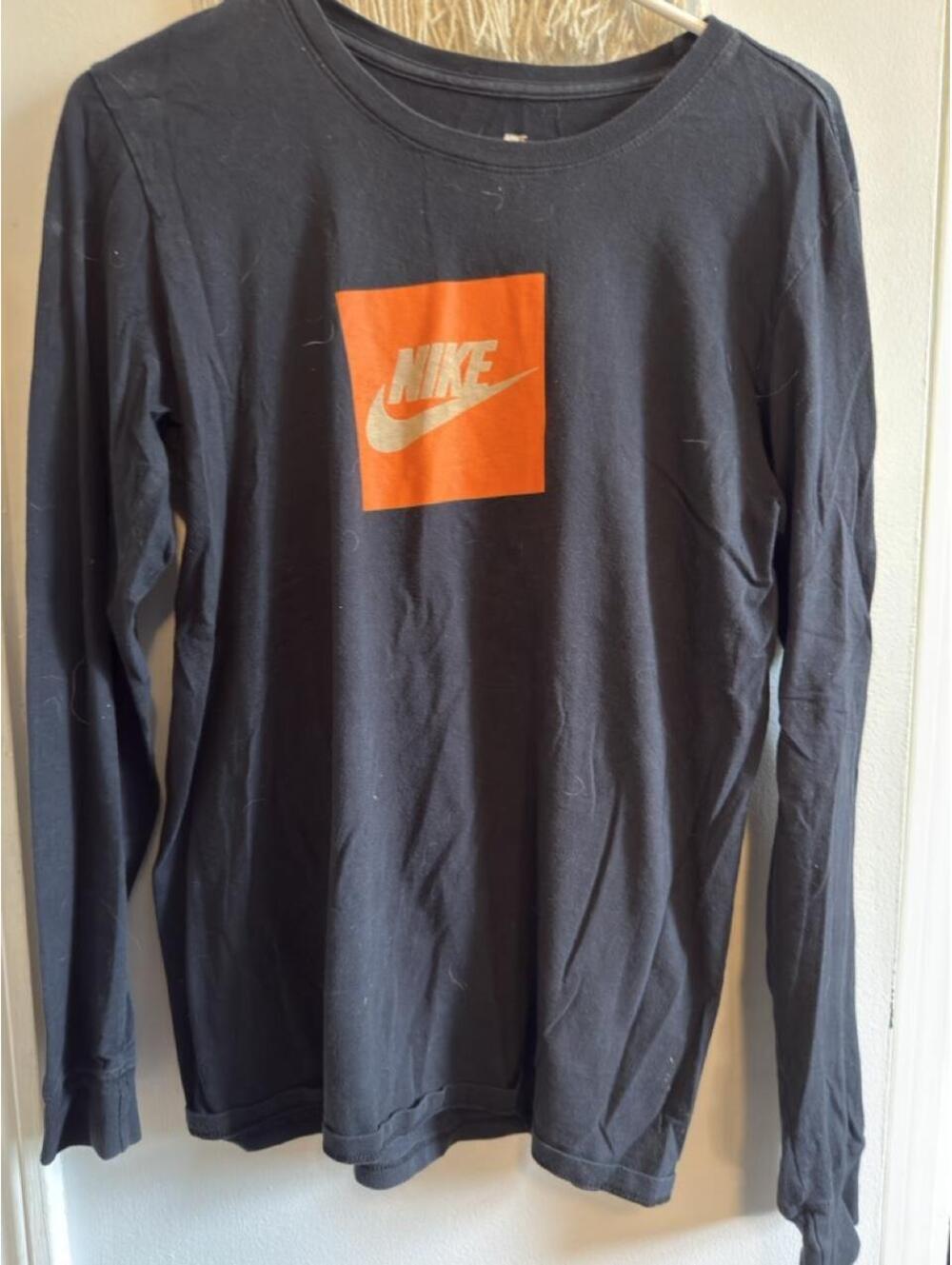 Nike Men's Black Shirt